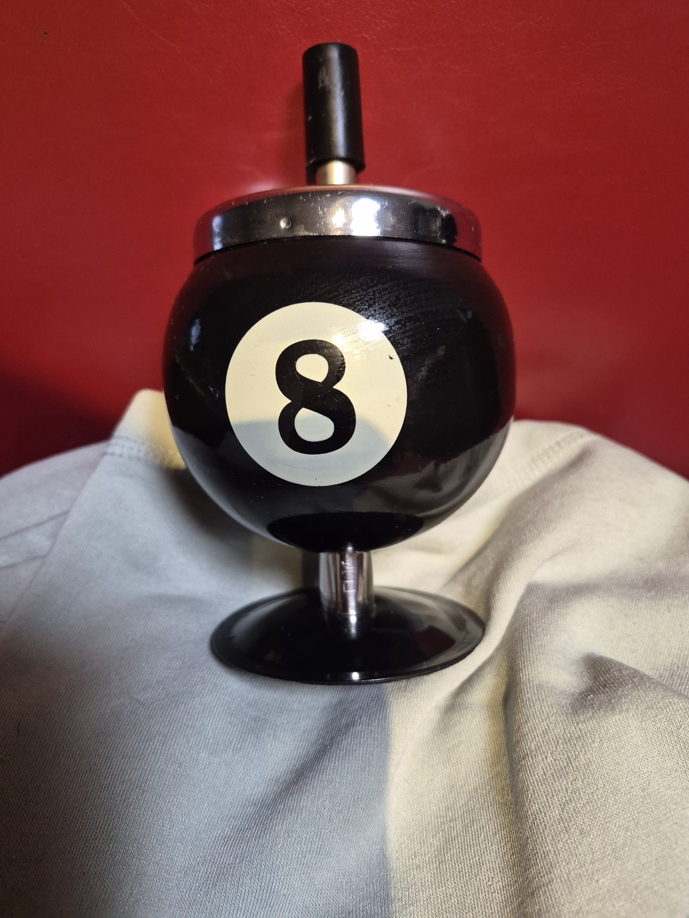 Novelty 8-Ball Ashtray with Stand - Black & White